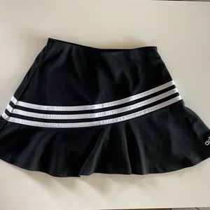 Adidas Youth Girls Black Skirt (or skort) for Tennis/Golf Size Youth Small (7/8)